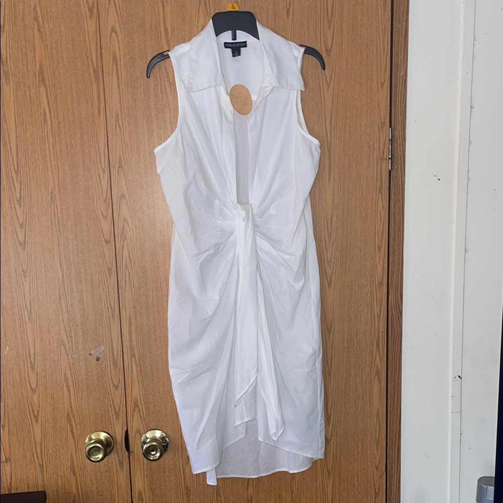 #61. Women Thread Story dress NWT